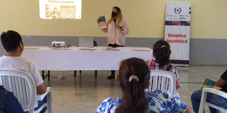 Mtess capacitó sobre derechos laborales a pueblos indígenas del Chaco Mtess capacitó sobre derechos laborales a pueblos indígenas del Chaco