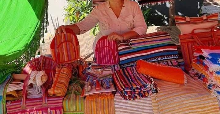 Artesana amplía su negocio por medio del crédito Mujer Emprendedora del CAH