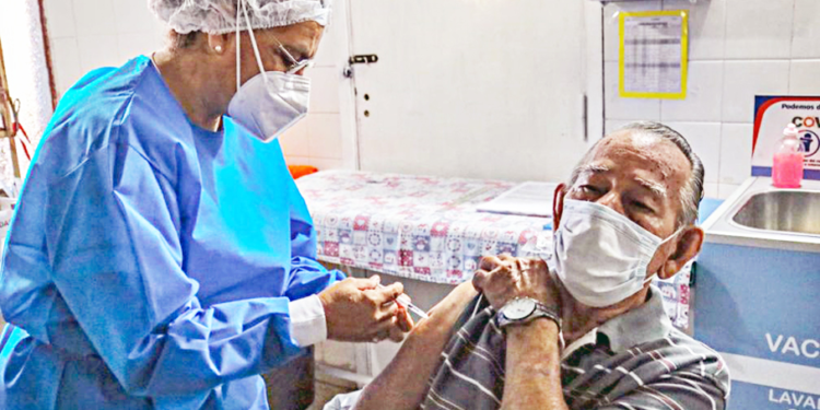 Confirman llegada de 234.400 dosis de vacunas para este domingo