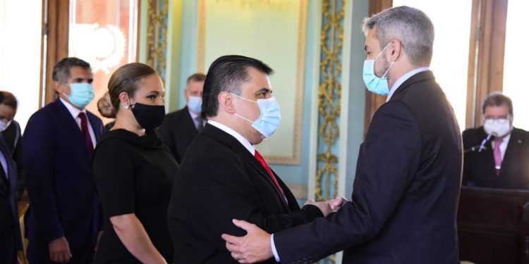 Ministro de Salud dio positivo al coronavirus y Mario Abdo permanece en cuarentena