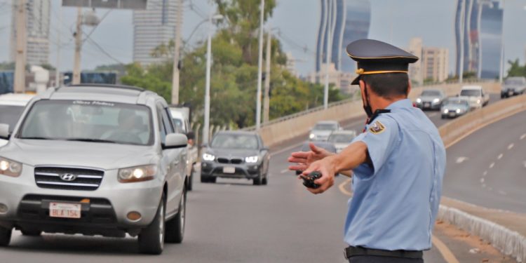 Desde hoy rigen mayores restricciones en ciudades con cifras críticas de contagios