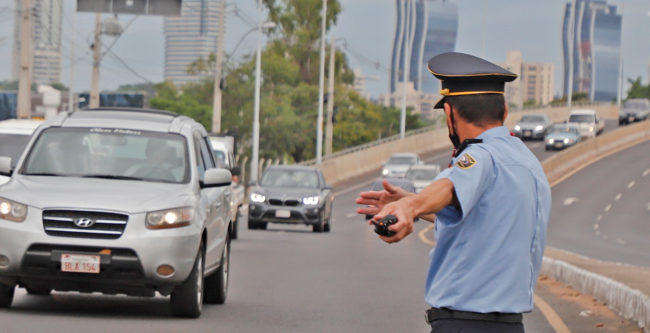Desde hoy rigen mayores restricciones en ciudades con cifras críticas de contagios