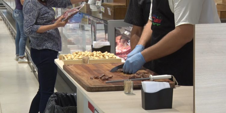 Realizaron degustación de carne de cordero en Fernheim