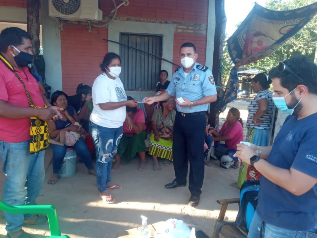 Entrega de Cédulas de Identidad en Comunidades Indígenas del Chaco
