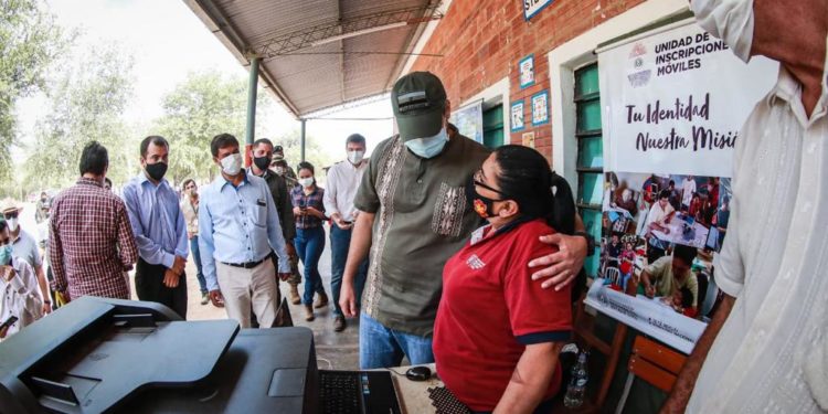 Gobierno entregó mobiliarios, insumos y equipos con conectividad a escuela chaqueña Gobierno entregó mobiliarios, insumos y equipos con conectividad a escuela chaqueña