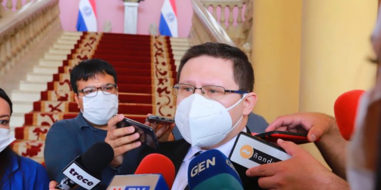 Ejecutivo decreta reducción del IVA para el sector farmacéutico