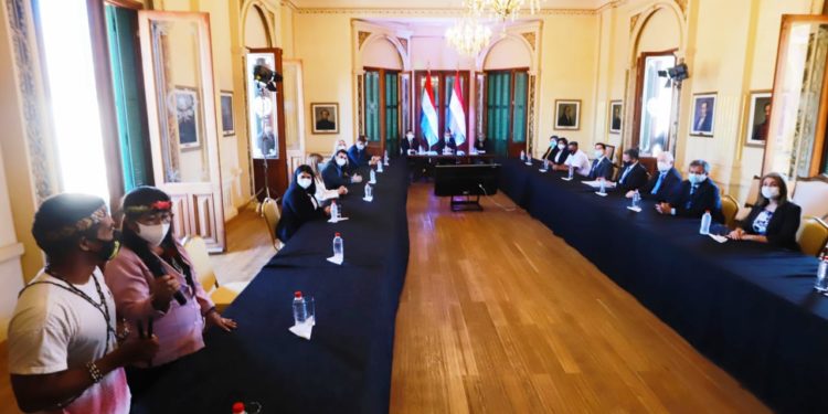 Ejecutivo recibe Plan Nacional de Pueblos Indígenas para su promulgación Ejecutivo recibe Plan Nacional de Pueblos Indígenas para su promulgación