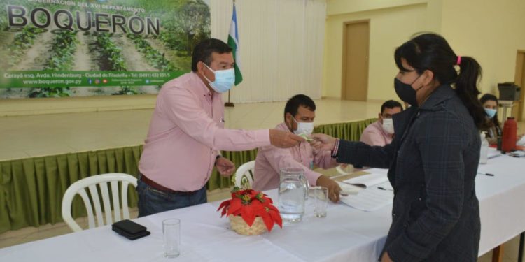 Gobernación desembolsó ayudas económicas para 217 jóvenes de Boquerón