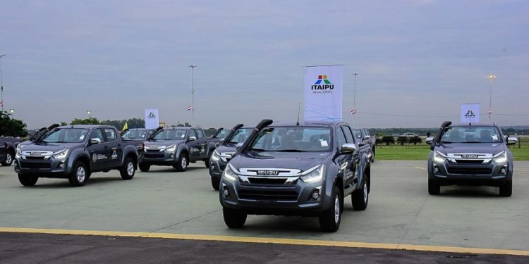 Nuevos vehículos para fortalecer trabajo de campo del personal de Salud