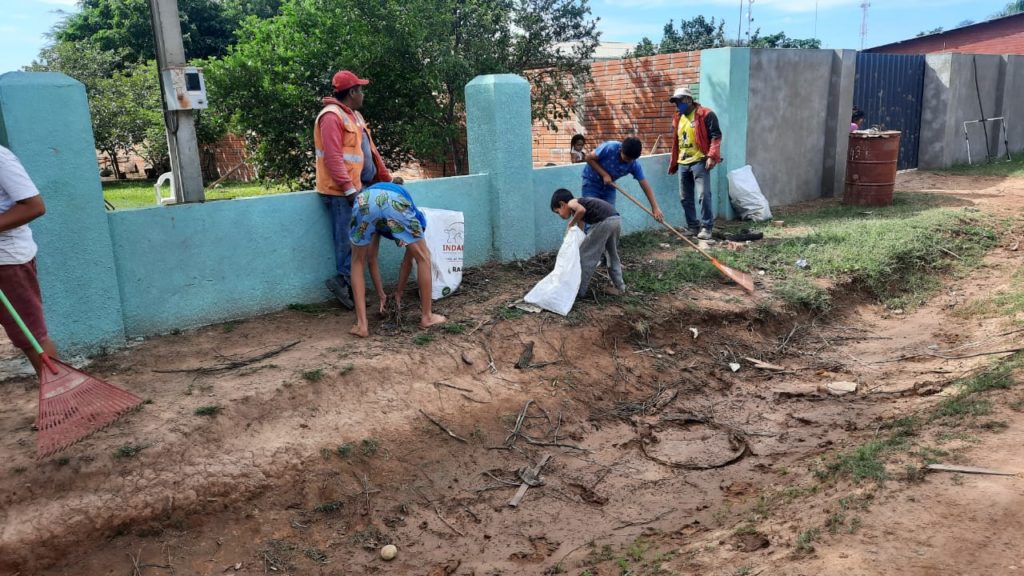 Destacan involucramiento de vecinos para minga ambiental en Barrio Sur de Loma Plata Destacan involucramiento de vecinos para minga ambiental en Barrio Sur de Loma Plata