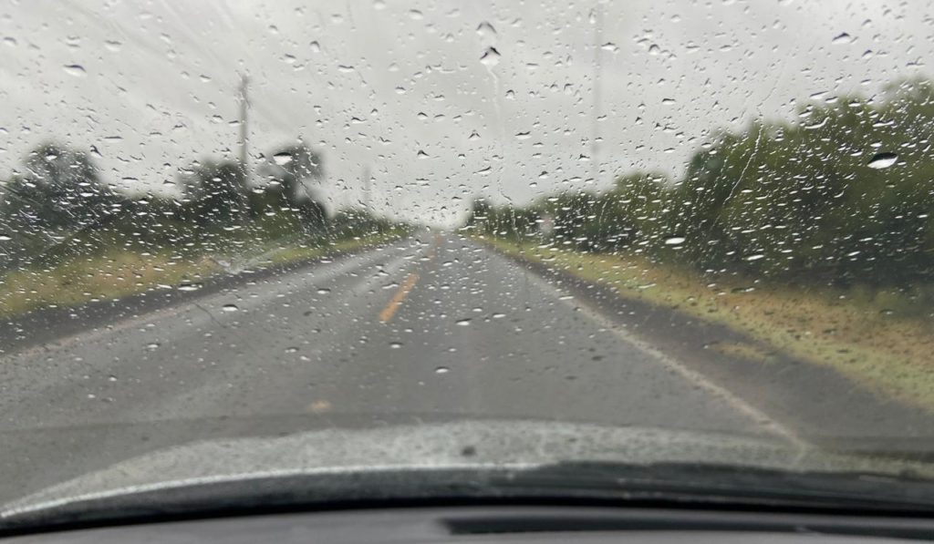 Ambiente frío a fresco y con algunas lluvias Ambiente frío a fresco y con algunas lluvias
