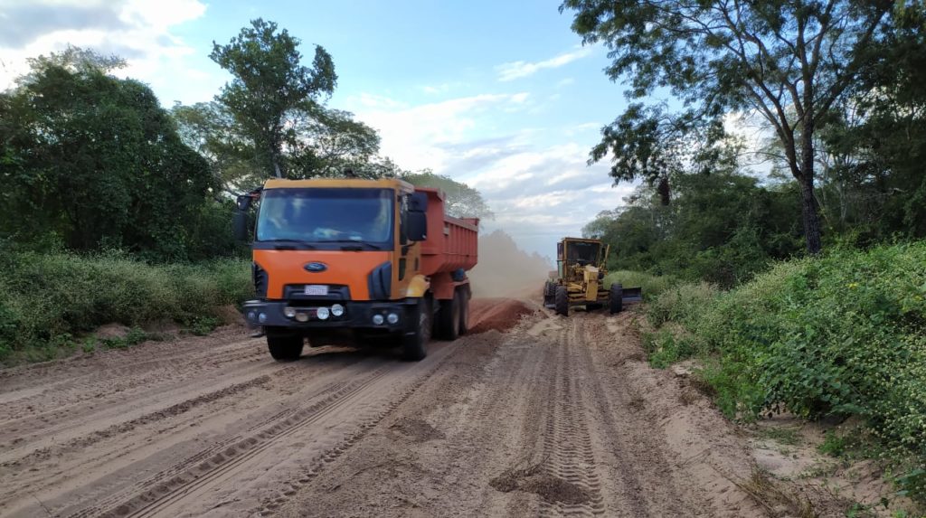 Agua Dulce se abre paso con nuevos caminos hacia el progreso Agua Dulce se abre paso con nuevos caminos hacia el progreso
