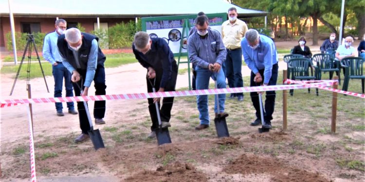 Inversión para el hábito de la lectura: Fernheim construye nueva librería Inversión para el hábito de la lectura: Fernheim construye nueva librería