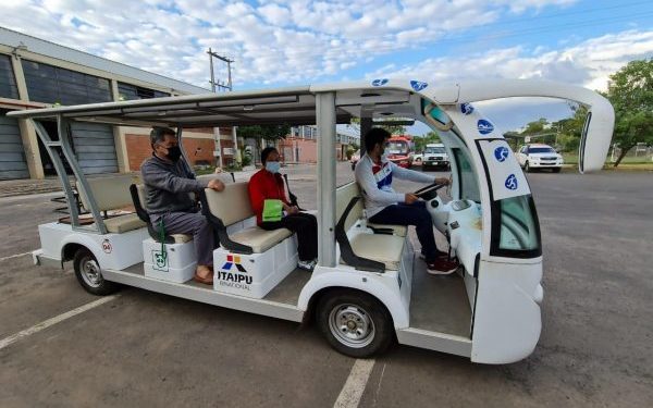 Resaltan concurrencia de adultos mayores en vacunatorios para aplicación de vacunas anti Covid-19 Resaltan concurrencia de adultos mayores en vacunatorios para aplicación de vacunas anti Covid-19