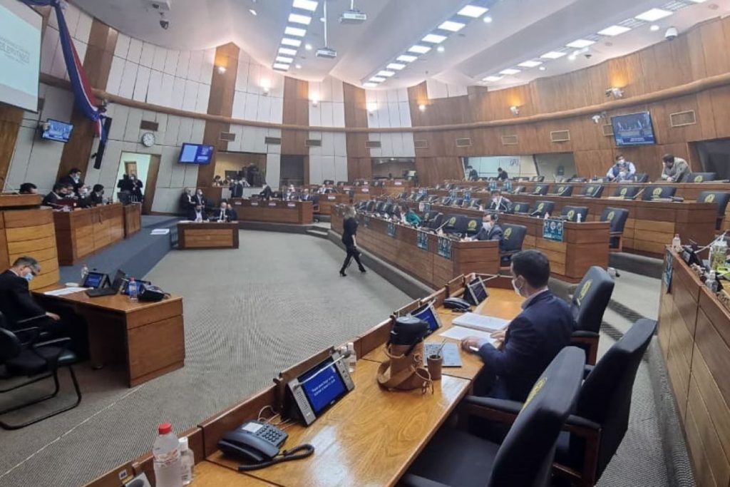 Autorizan a gobernaciones y municipios a pagar plantas de oxígeno con dinero de royalties