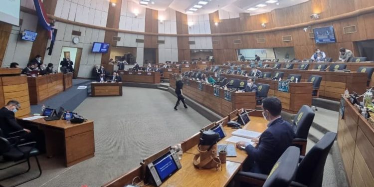 Autorizan a gobernaciones y municipios a pagar plantas de oxígeno con dinero de royalties Autorizan a gobernaciones y municipios a pagar plantas de oxígeno con dinero de royalties