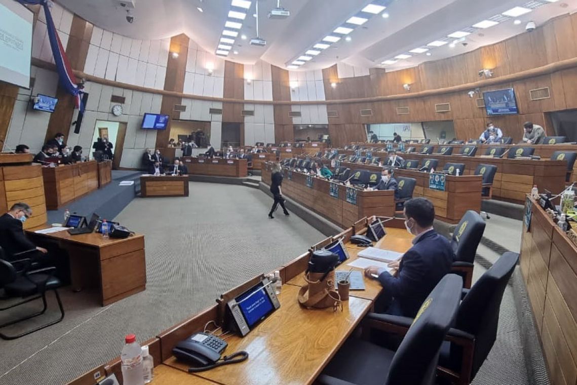 Autorizan a gobernaciones y municipios a pagar plantas de oxígeno con dinero de royalties