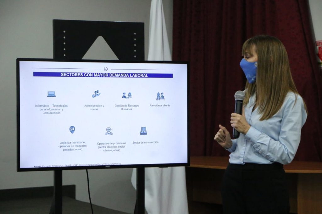 Más de 800 cursos de capacitación disponibles para mejorar posibilidades de empleo Más de 800 cursos de capacitación disponibles para mejorar posibilidades de empleo