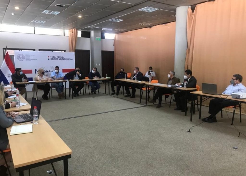 Analizan problemática del agua e impactos ambientales en torno a la sequía en el Chaco Analizan problemática del agua e impactos ambientales en torno a la sequía en el Chaco