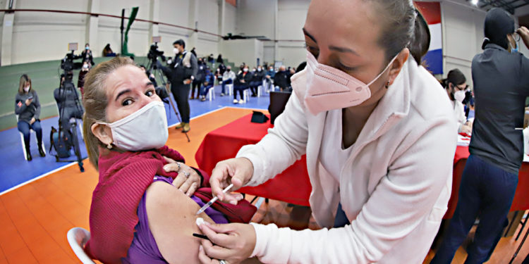 Más de 127.000 personas recibieron el esquema completo de la vacuna anticovid Más de 127.000 personas recibieron el esquema completo de la vacuna anticovid