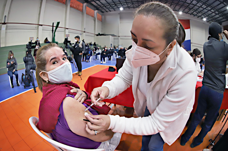 Más de 127.000 personas recibieron el esquema completo de la vacuna anticovid