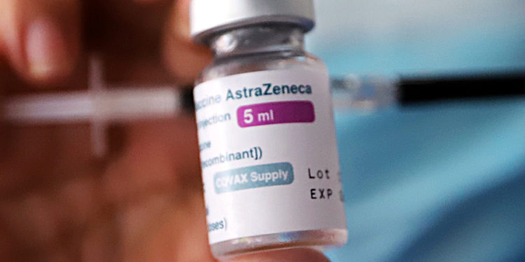 Se aprueba el uso de la AstraZeneca en mayores de 50 años Se aprueba el uso de la AstraZeneca en mayores de 50 años