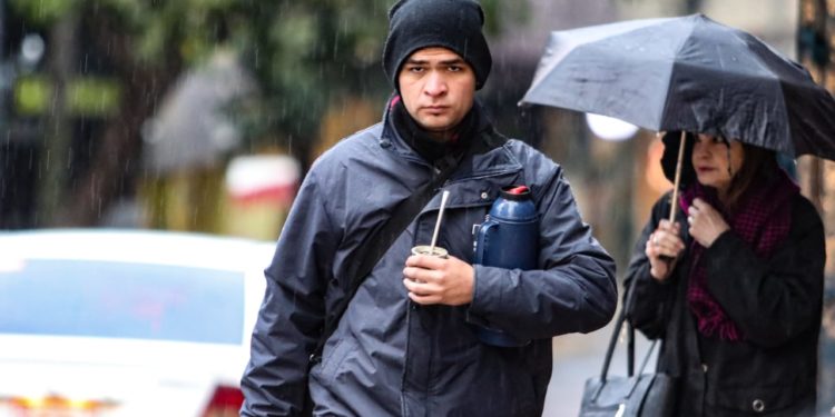 Inicio de semana con temperaturas frescas y precipitaciones