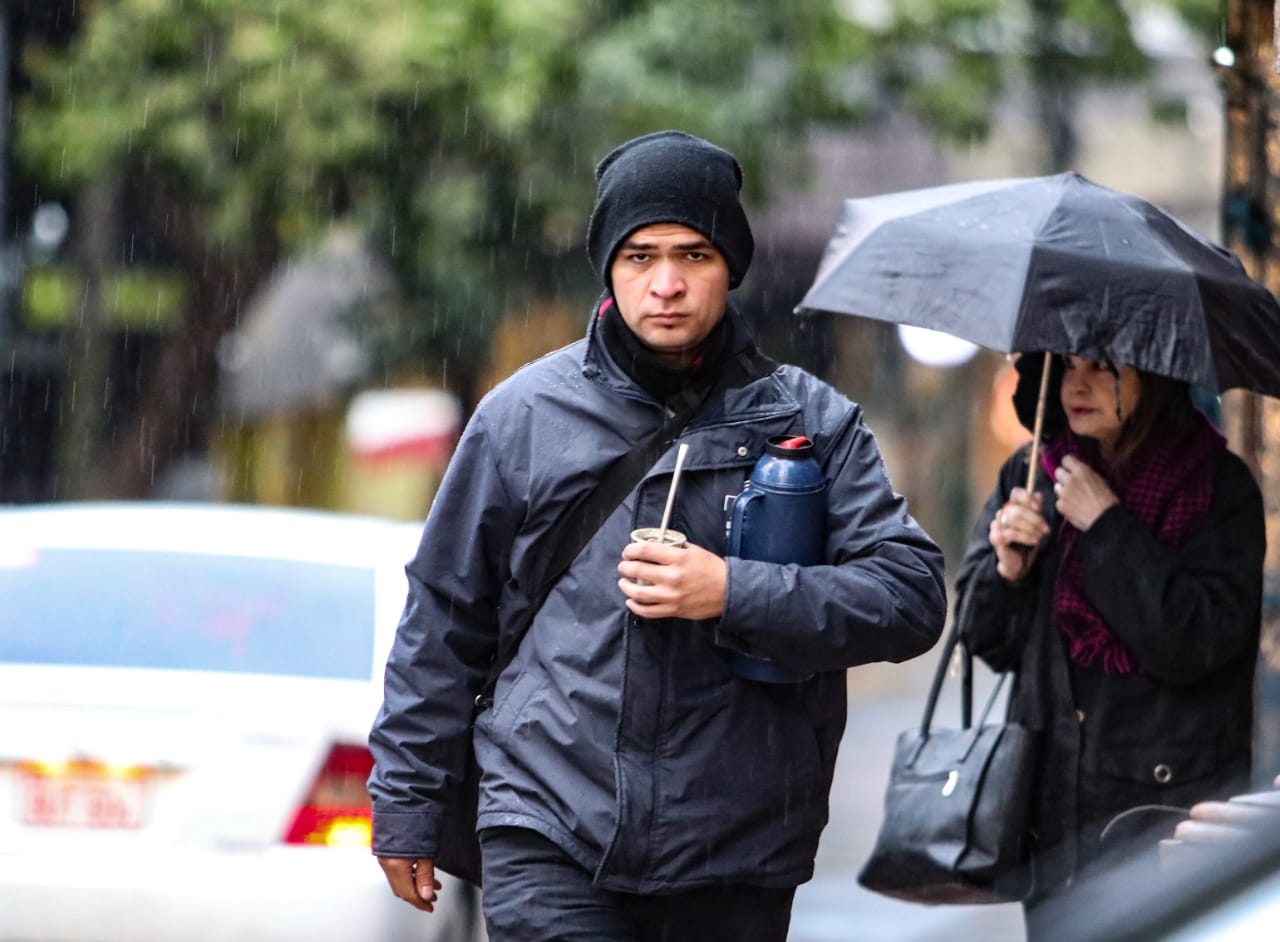 Inicio de semana con temperaturas frescas y precipitaciones