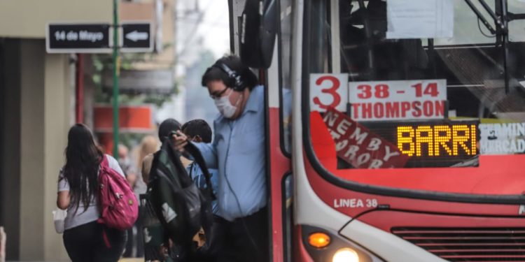 Gobierno busca garantizar el servicio del transporte público tras anuncio de paro