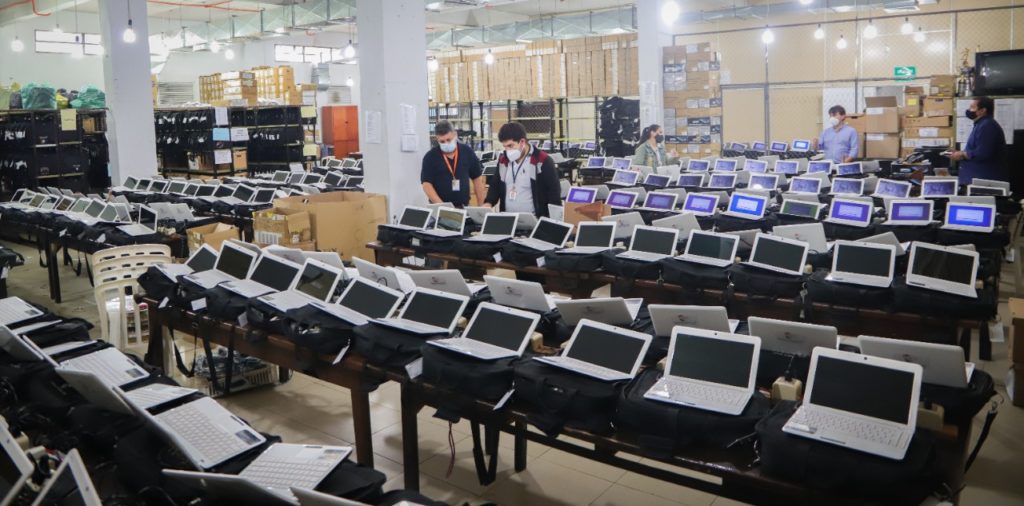 Ultiman preparativos de kits que serán utilizados en las internas simultáneas