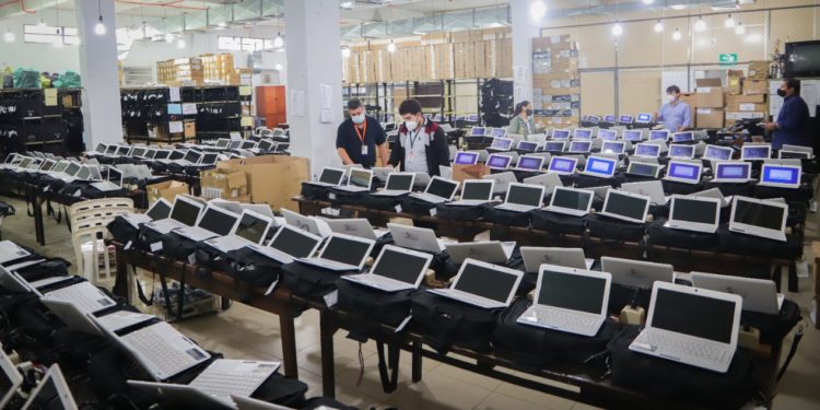 Ultiman preparativos de kits que serán utilizados en las internas simultáneas