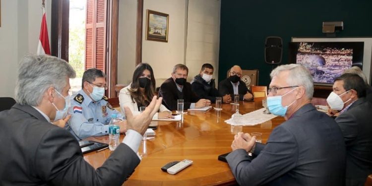 Ministro Giuzzio se reunió con autoridades de Boquerón