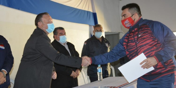 Finaliza exitoso curso para árbitros y entrenadores de fútbol de salón en Tacumbú