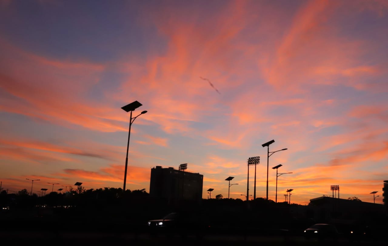 Meteorología anuncia ambiente caluroso y vientos moderados del norte