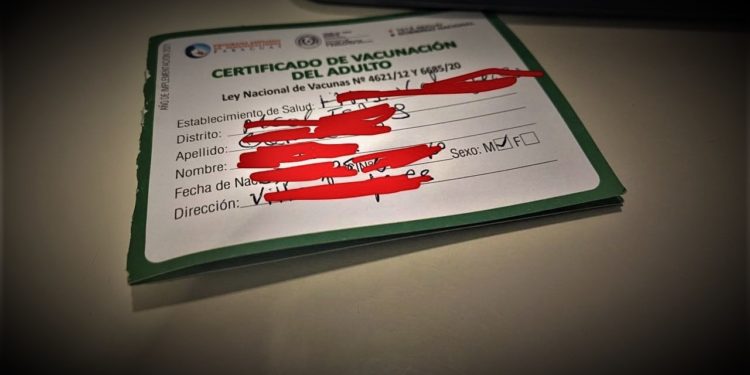 Alertan sobre robo de cuentas de WhatsApp de personas vacunadas