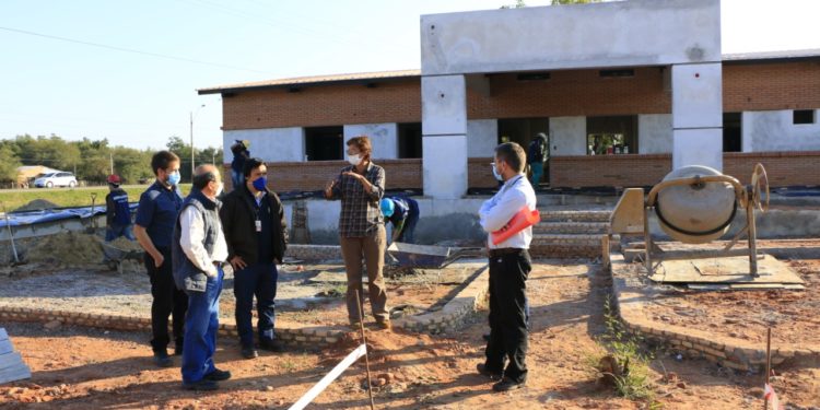 Progresa la construcción de 2 de las 18 USF que Itaipu financia en el Chaco Progresa la construcción de 2 de las 18 USF que Itaipu financia en el Chaco