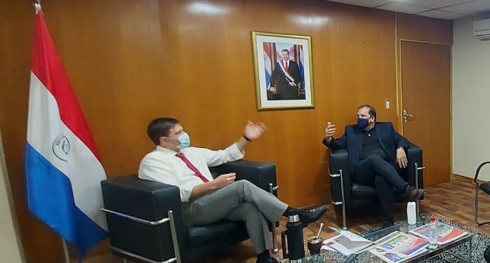 FundaJoven continúa con su compromiso con el Ministerio de Educación y Ciencias FundaJoven continúa con su compromiso con el Ministerio de Educación y Ciencias