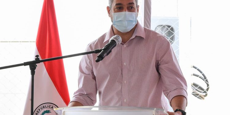 Aportes para salud y becas universitarias fueron entregadas en jornada de gobierno Aportes para salud y becas universitarias fueron entregadas en jornada de gobierno