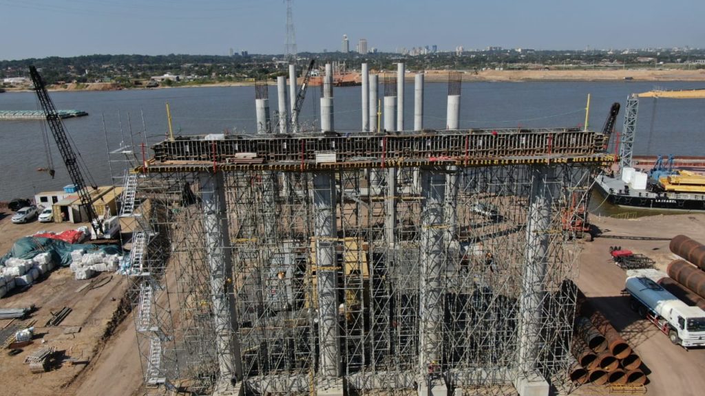 Avanzan superestructuras para los viaductos de acceso al futuro Puente Héroes del Chaco