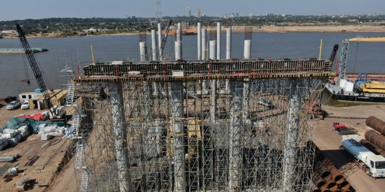 Avanzan superestructuras para los viaductos de acceso al futuro Puente Héroes del Chaco