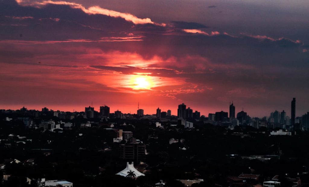 Inicio de semana laboral con temperaturas cálidas a calurosas