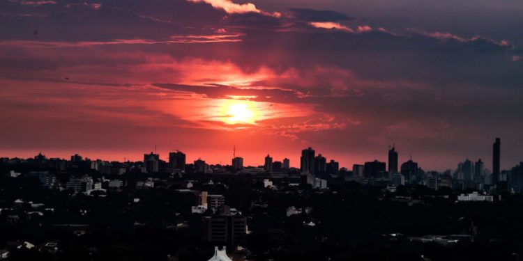 Inicio de semana laboral con temperaturas cálidas a calurosas