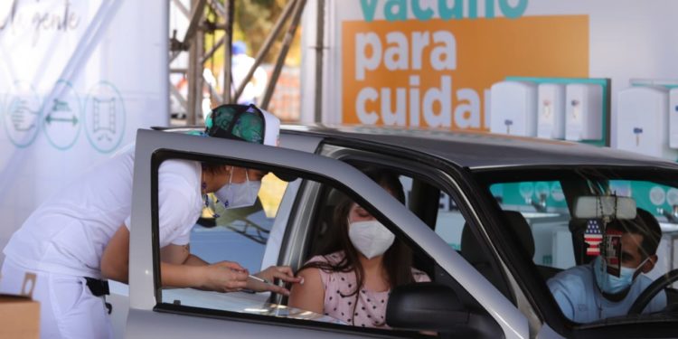 Vacunarán a jóvenes desde 20 años y a adolescentes con comorbilidad