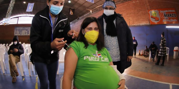 Desde el lunes aplicarán segunda dosis de la Pfizer Desde el lunes aplicarán segunda dosis de la Pfizer