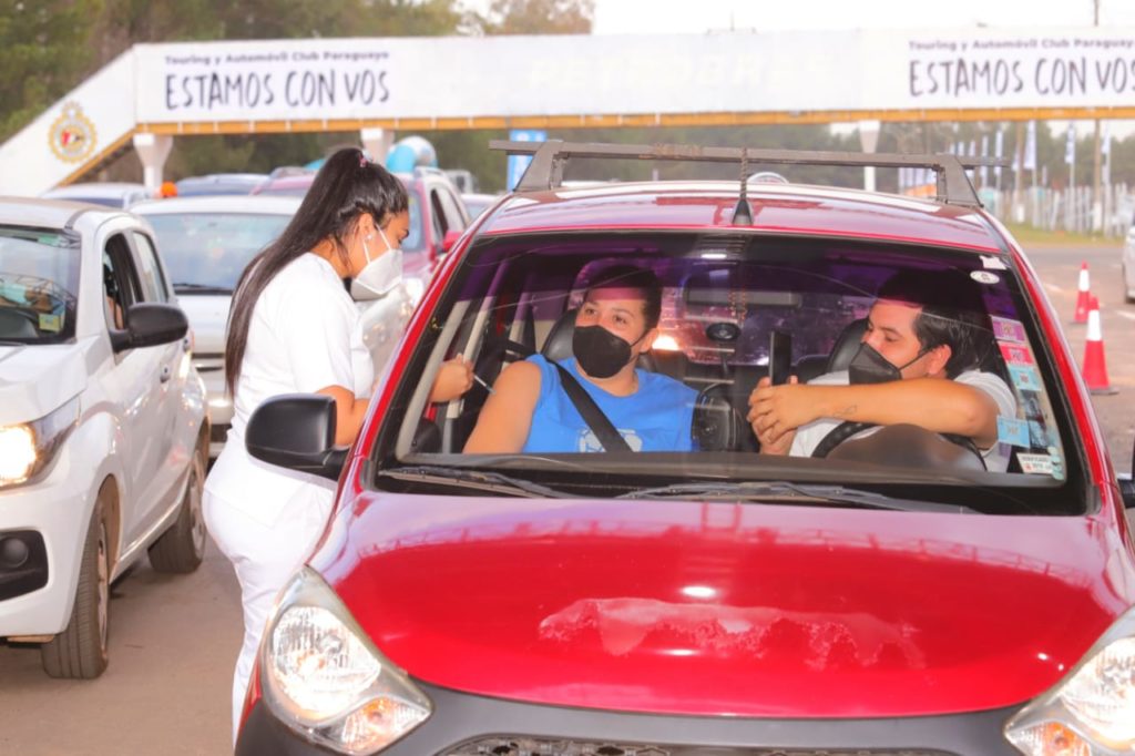 Amplían a 15 los vacunatorios habilitados sin tener en cuenta terminación de C.I.