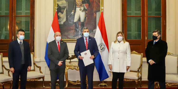 Estado paraguayo recibe como propios 15 inmuebles incautados del crimen organizado