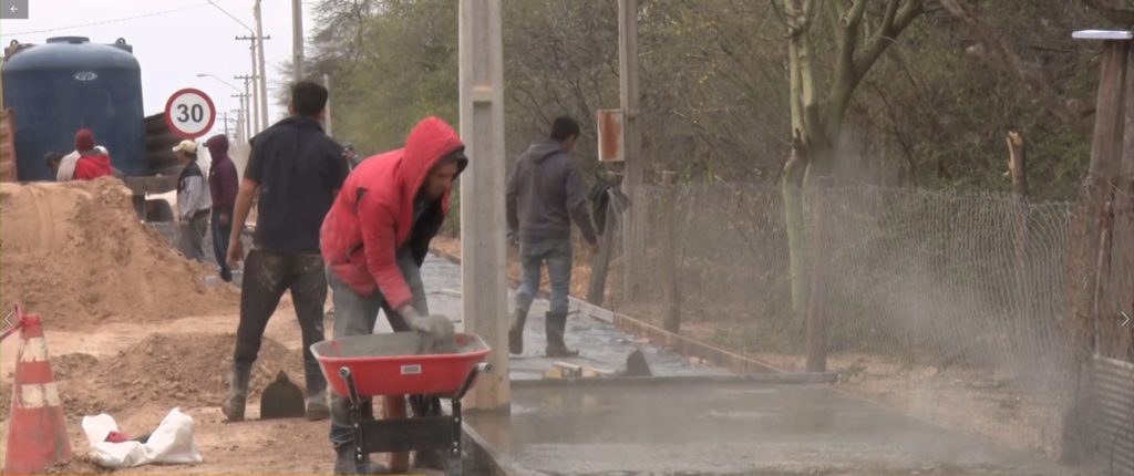 Avanza construcción de veredas en Filadelfia