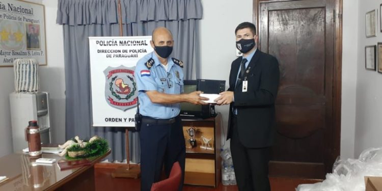 Llevando una luz de esperanza a los Agentes del noveno departamento Llevando una luz de esperanza a los Agentes del noveno departamento