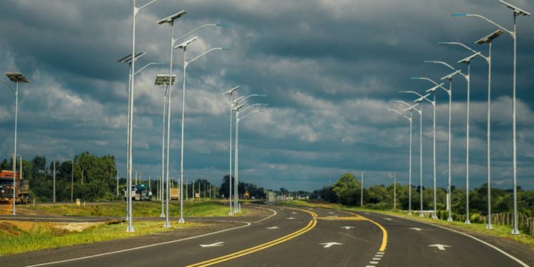 Ruta Transchaco prevé un sistema lumínico de energía limpia Ruta Transchaco prevé un sistema lumínico de energía limpia