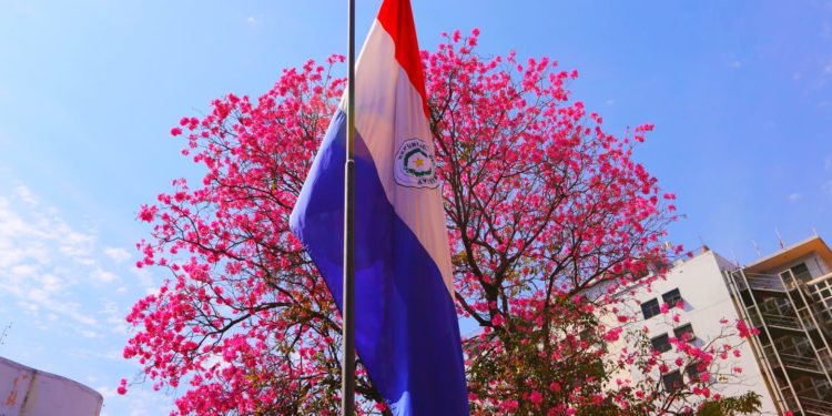 Este sábado se conmemora el Día de la Bandera Paraguaya